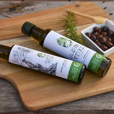 Istrian Embrace - Carla Istrska Hisa